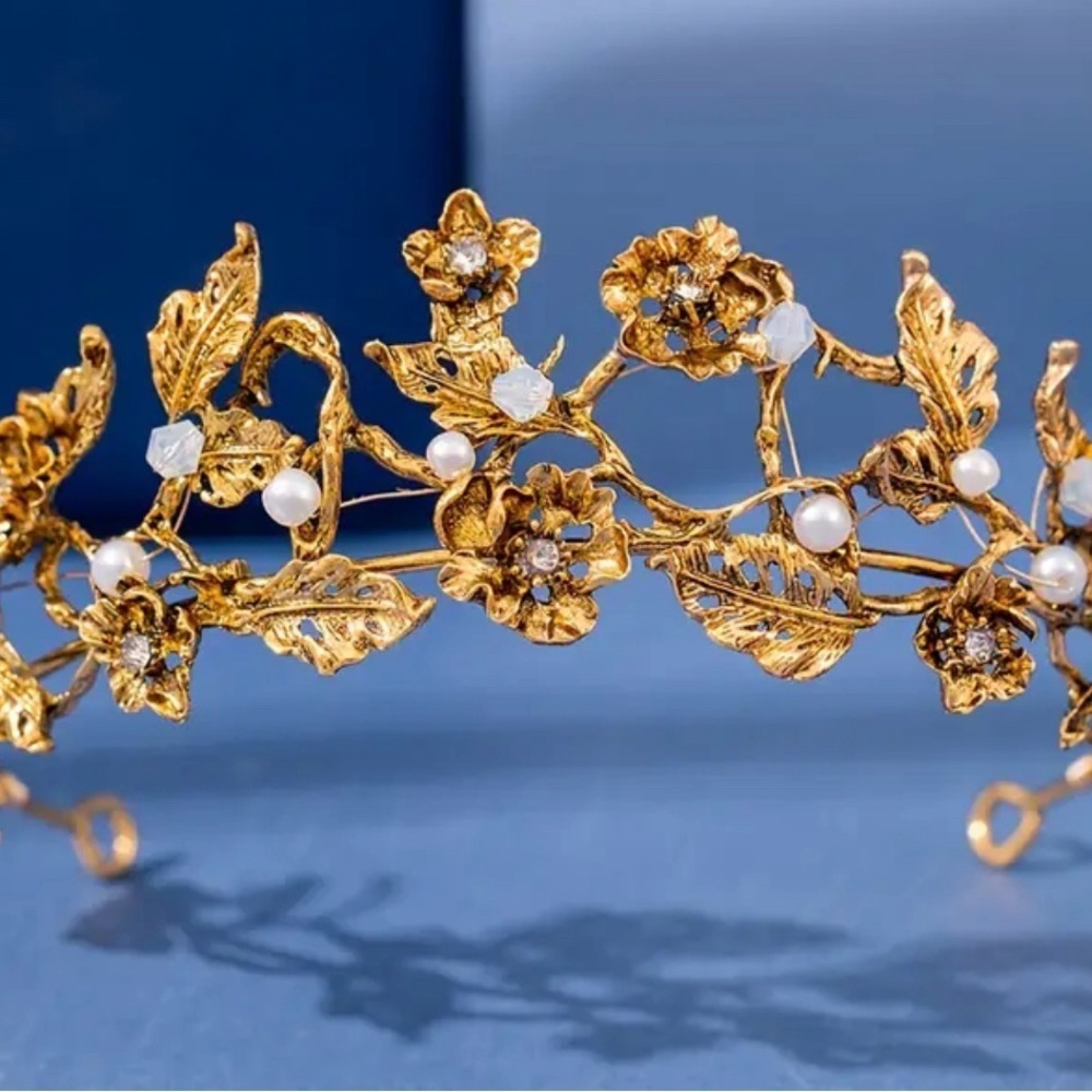 NEW Gold GreekTiara Crown Ethereal Bridal Bride Wedding ✨✨🔥💕💕 Beautiful